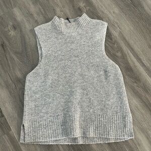 Dynamite Light Gray sweater tank top